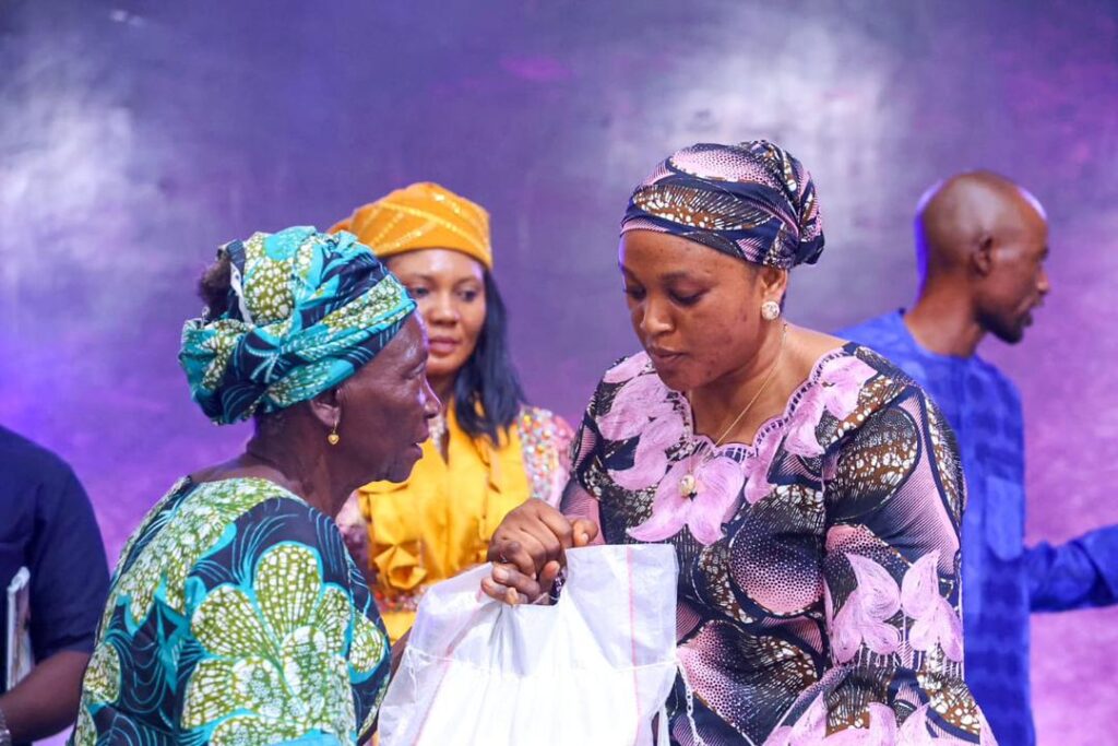 Christian Leaders Support 100 Widows, Orphans on International Widows Day