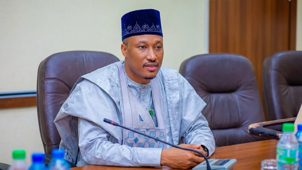 Bauchi governorship candidate donates N200m for students’ bursary 